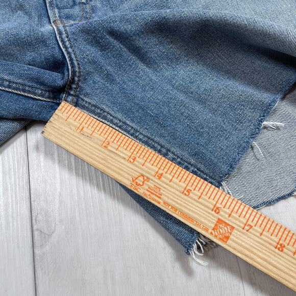 Reformation Jeans Cameron BF Shorts Size 31 Blue Raw Hem Distressed Oahu Blue - Picture 11 of 15